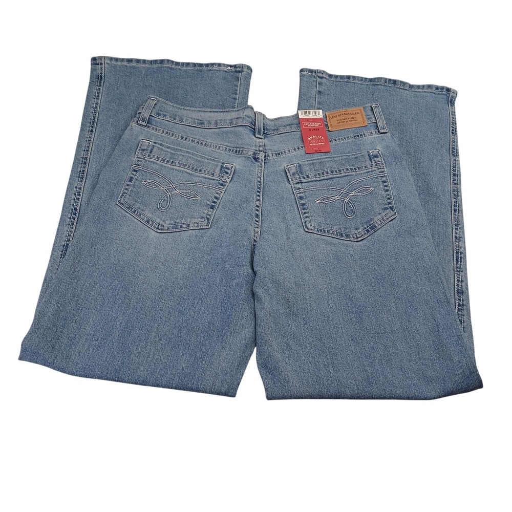 Levi Strauss Signature Vintage Relaxed Bootcut Jeans Light Wash‎ Womens 8 W29
